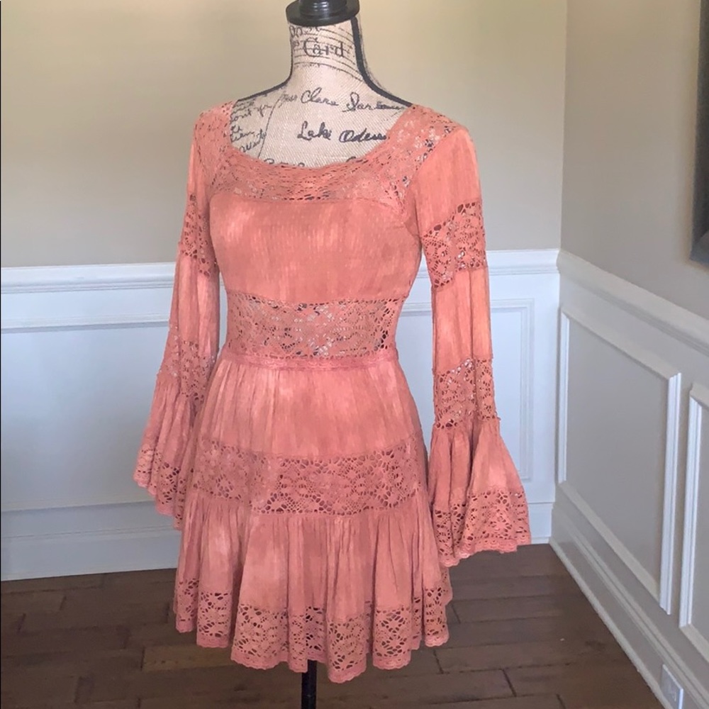 🆕 Free People Long Sleeve Ruffled & Textured Top - Picture 1 of 8